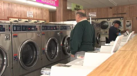 Laundromat 13 Stock-Footage 8908701