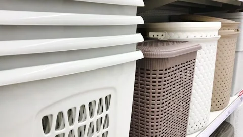 Laundry baskets in store Vídeo Stock 258244850