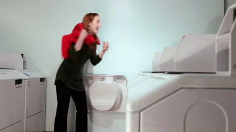 Laundry flung around 動画素材 1105571