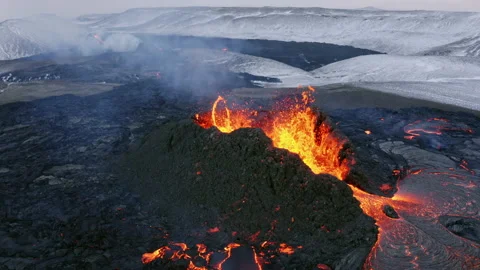 Lava blowing out of a volcano. Volcano Eruption in Iceland Aerial 库存影片 155393654