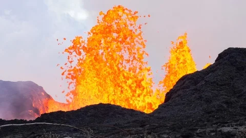 Lava eruption from fissure Stock-Footage 90496089