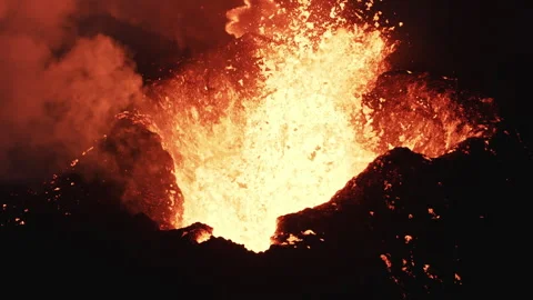 Lava exploding from Volcano in Iceland Aerial 库存影片 246914375