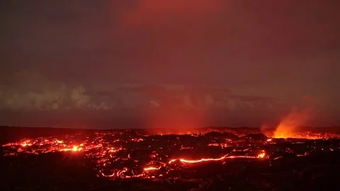 Lava under the moonlight timelapse Night Glowing Hot flow from Kilauea Active 스톡 동영상 81759589