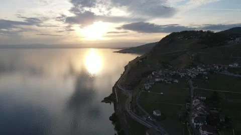 Lavaux Sunset Static Drone Shot Over Lake Geneva With Vineyard Landscape Stockbeeldmateriaal 333028505