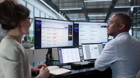 Lawyers Reviewing E-billing Software Invoices, Ensuring Compliance Vídeo Stock 342975287