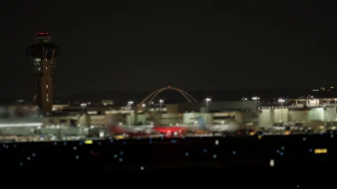 LAX tower timelapse night Stockbeeldmateriaal 308600288