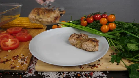 Lay the meat on a platter 動画素材 170603878