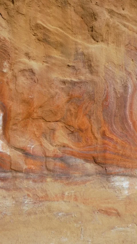 Layered sandstone patterns and rock texture in Petra Vidéo 331224427