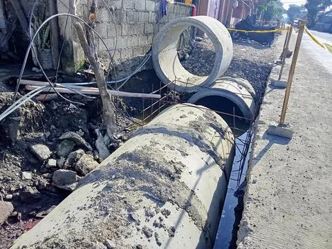 Laying sewer pipes Photos