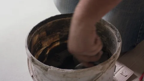 Laying tiles on the wall Video stock 94989590