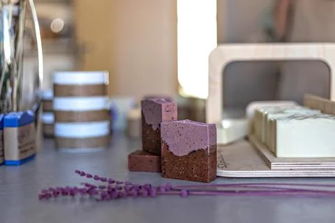 Layout and packaging of fresh prepared handmade soap and cosmetics for body s Foto stock