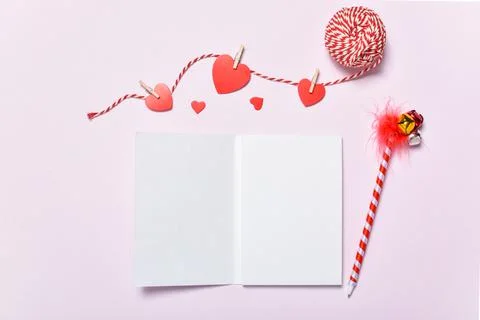 Layout of an empty notebook for a romantic meeting. Foto stock