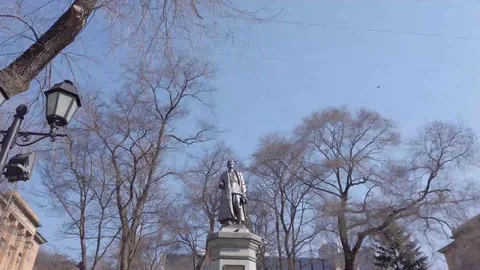Lazo monument on the background of blue sky in the spring. Vladivostok, Russia 库存影片 113896396