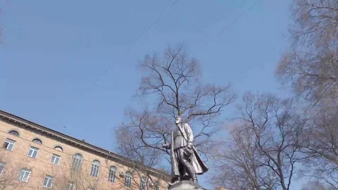 Lazo monument on the background of blue sky in the spring. Vladivostok, Russia 库存影片 113896433