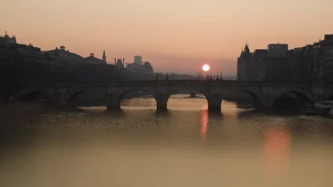 Le Pont Neuf in Paris ar sunrise Stock Footage 340203370