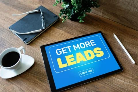 Lead generation start button on screen. Digital marketing and business strategy Stockfoto's