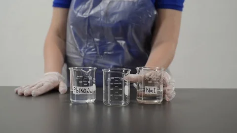 Lead iodide formation 스톡 동영상 86211327