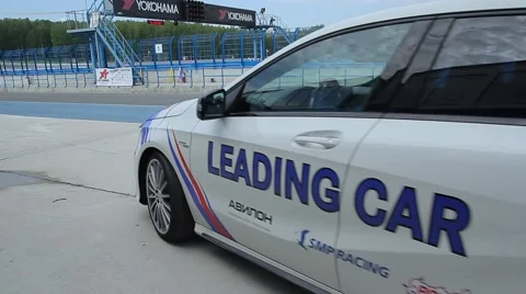 Leading car 스톡 동영상 54991054