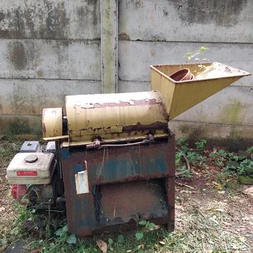 Leaf and twig chopper machine Stock Photos