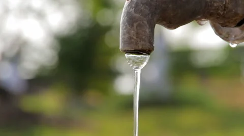 Leak in the tap water Stock-Footage 58524871
