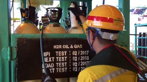 Leak test inspection Stock Footage 82152854