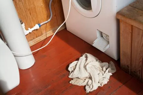 Leaking washing machine Фото