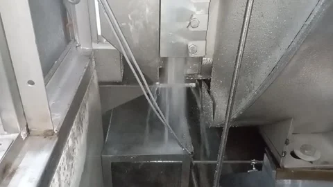 Leaks from the loading door Stock-Footage 329399788