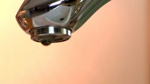 Leaky faucet tap macro; 9 Vidéo 10785605