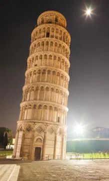 The Leaning Tower By Night Stock-Fotos