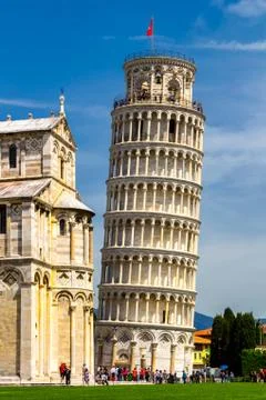 The Leaning Tower of Pisa is the campanile, or freestanding bell tower, of .. Stock Photos