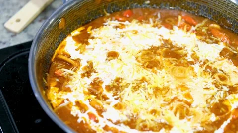 Learn how to make delicious Filipino spaghetti sauce with fresh ingredients.. Stock Footage 320953324