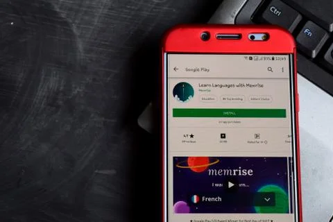 Learn Languages with Memrise dev app on Smartphone screen. Stock-Fotos