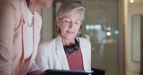 Learning, computer or manager teaching in call center coaching in sales customer Stock Footage 254974049