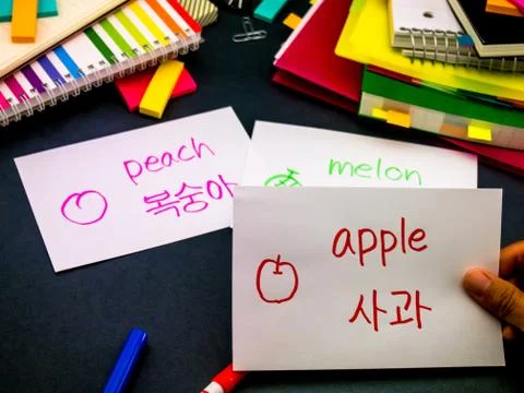 Learning New Language Making Original Flash Cards; Korean Foto stock