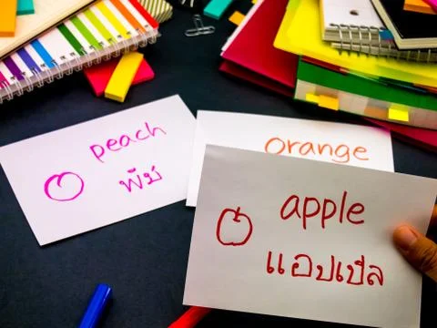 Learning New Language Making Original Flash Cards; Thai Foto stock
