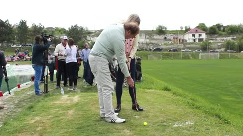 Learning play golf 動画素材 62648253