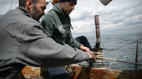 Learning to sail 動画素材 29468314