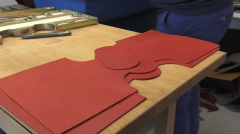 Leather goods master craftsman at work 스톡 동영상 61153670
