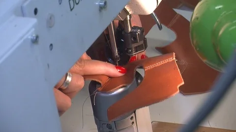 Leather sewing with a sewing machine.The Process Of Making Shoes 動画素材 90272209