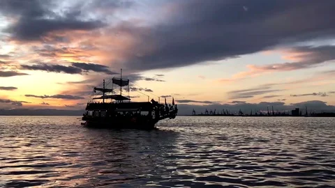 LEAVING OF A CRUISE SHIP TIMELAPSE Video stock 121843703