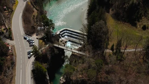 Lechfall ist ein etwa zwolf Meter hohes, in ganzer Breite uberstromtes Stauwehr Stock Footage 316667653
