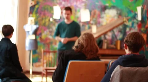 Lecture in a classroom 動画素材 62019381