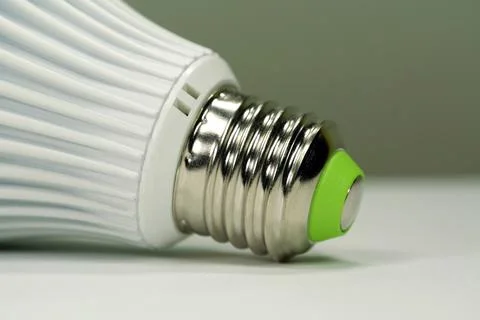 LED lamp with E27 base, close-up shot Stockfoto's