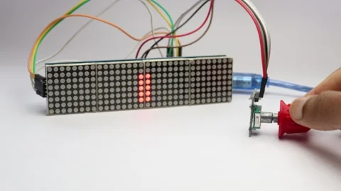 LED red dot matrix display with moving LED matrix Vidéo 339018225