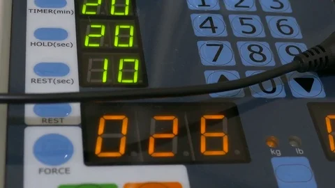 LED screens and knobs physio traction machine 스톡 동영상 85134186