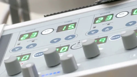 LED screens and knobs on thermotherapy and diathermy machine 스톡 동영상 85132347