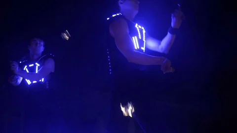 LED show performance in glowing costume at night 動画素材 82452290