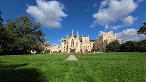 Lednice Castle Chateau Clouds Moving Time Lapse South Moravia Wide Shot 库存影片 347253689