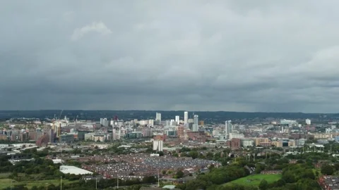 Leeds, UK Skyline Slide - Drone View 库存影片 252131220