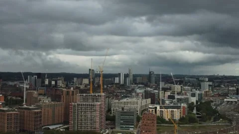 Leeds, UK - Skyline w Cranes - Drone View 库存影片 252131078